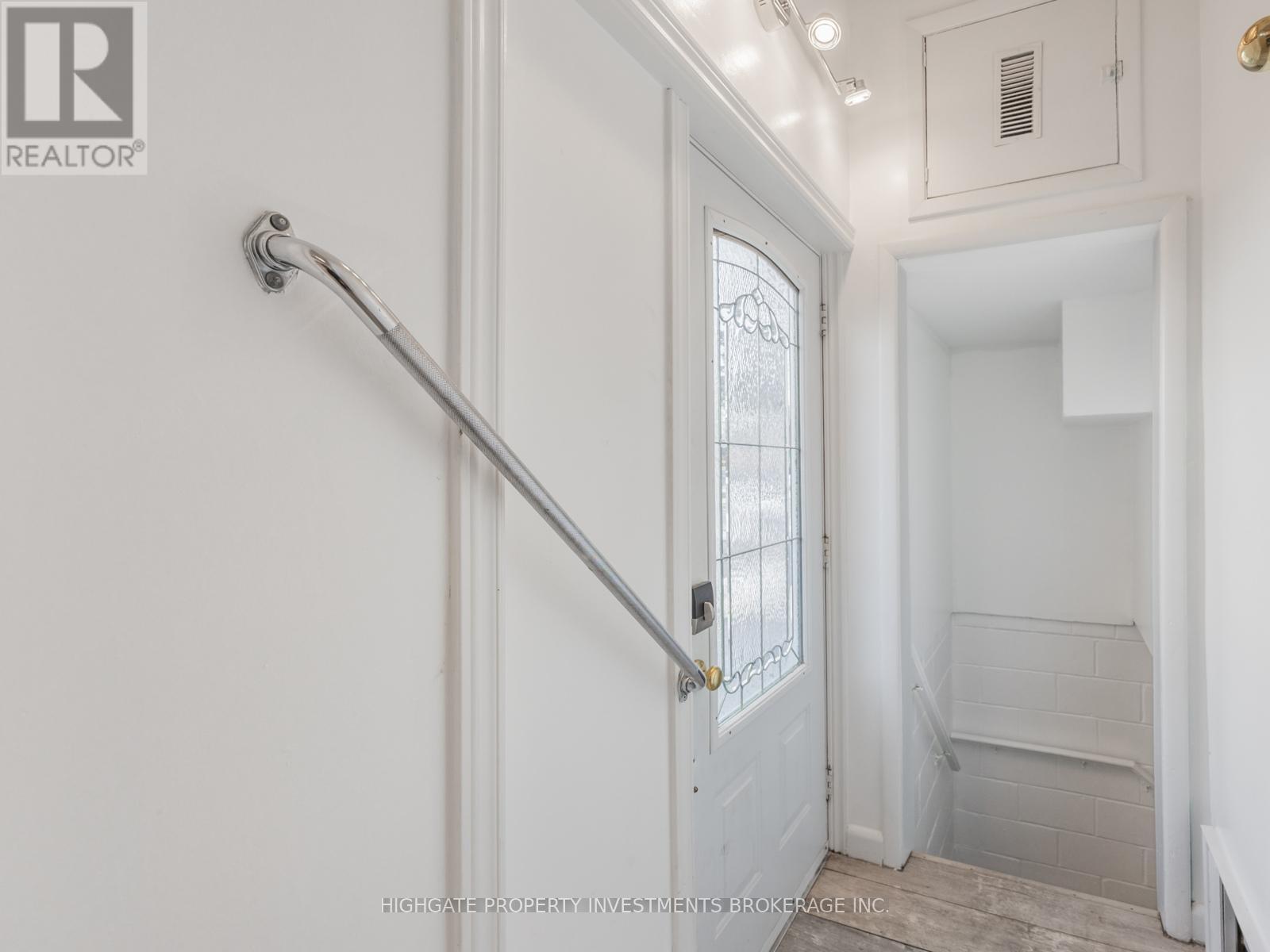 Upper - 708 Carnegie Avenue N, Oshawa, ON - Indoor Photo Showing Other Room