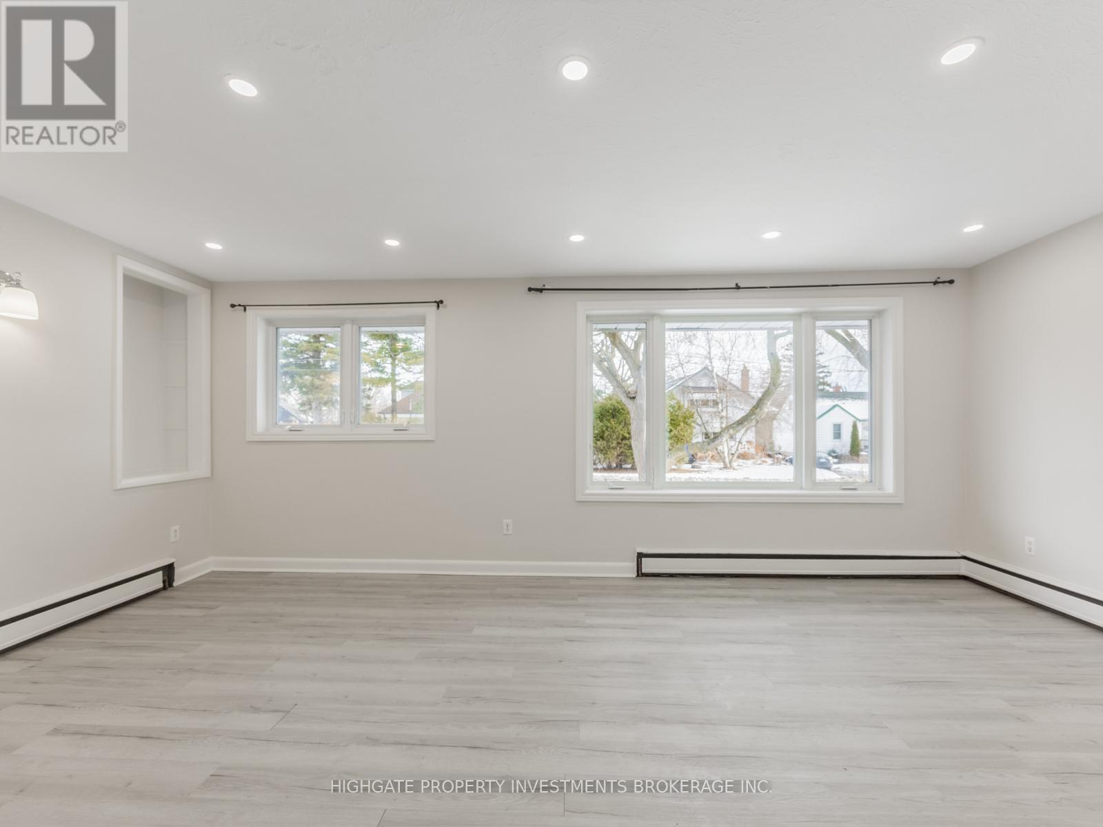 Upper - 708 Carnegie Avenue N, Oshawa, ON - Indoor Photo Showing Other Room