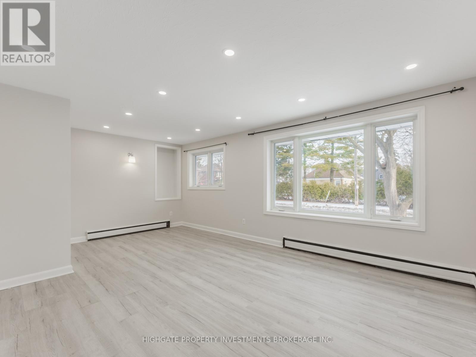 Upper - 708 Carnegie Avenue N, Oshawa, ON - Indoor Photo Showing Other Room