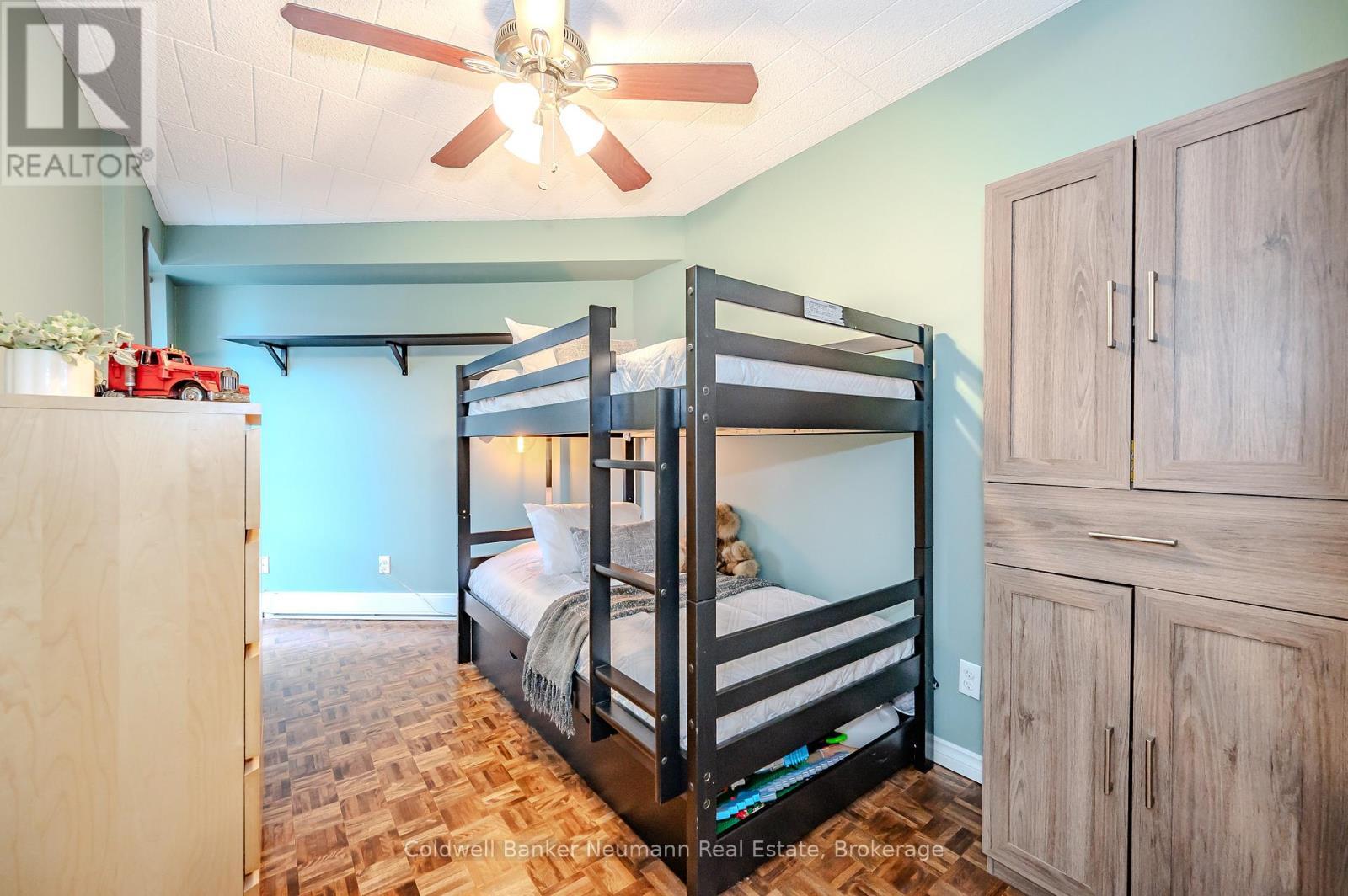 511 - 105 Conroy Crescent, Guelph (Dovercliffe Park/Old University), ON - Indoor Photo Showing Bedroom