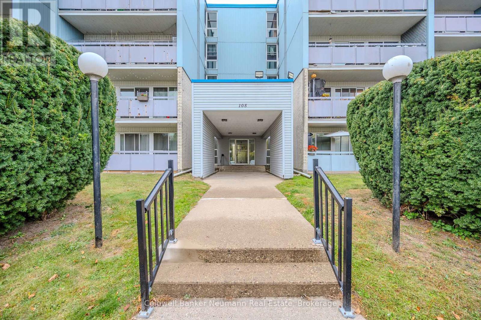 511 - 105 Conroy Crescent, Guelph (Dovercliffe Park/Old University), ON - Outdoor With Balcony