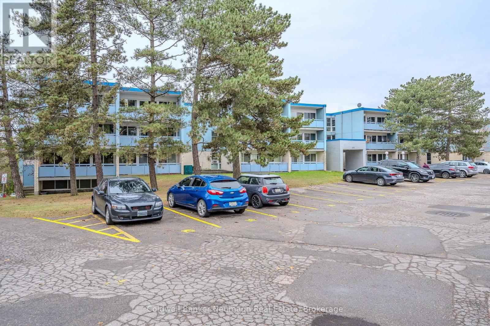 511 - 105 Conroy Crescent, Guelph (Dovercliffe Park/Old University), ON - Outdoor With Balcony