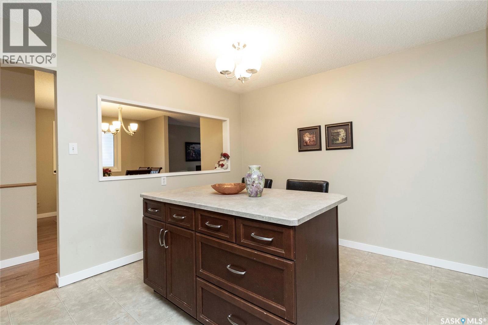 131 Tobin Crescent, Saskatoon, SK - Indoor