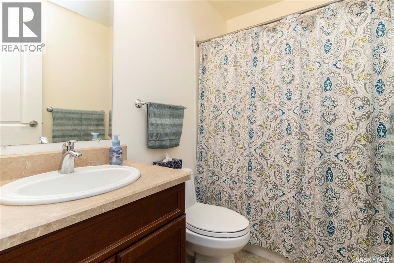 131 Tobin Crescent, Saskatoon, SK - Indoor Photo Showing Bathroom