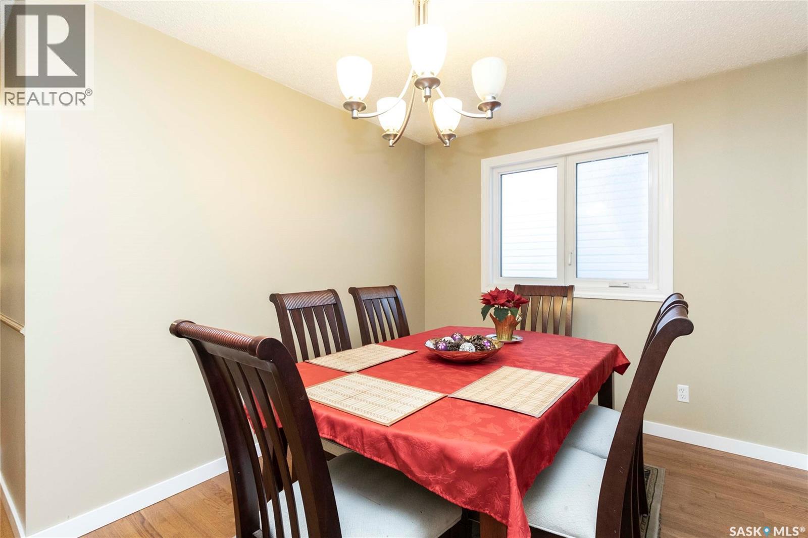 131 Tobin Crescent, Saskatoon, SK - Indoor Photo Showing Dining Room