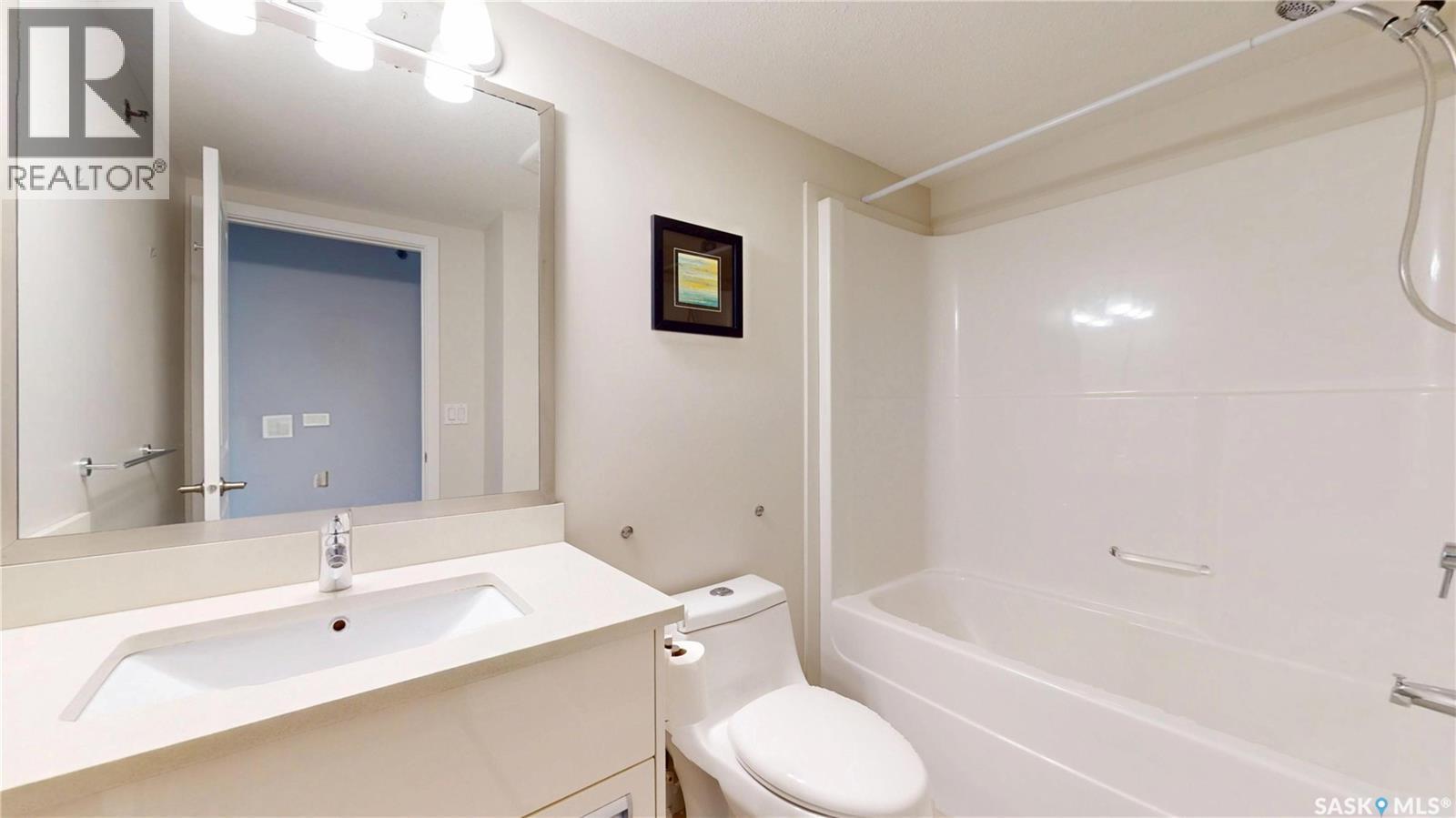 312 1510 Neville Drive, Regina, SK - Indoor Photo Showing Bathroom