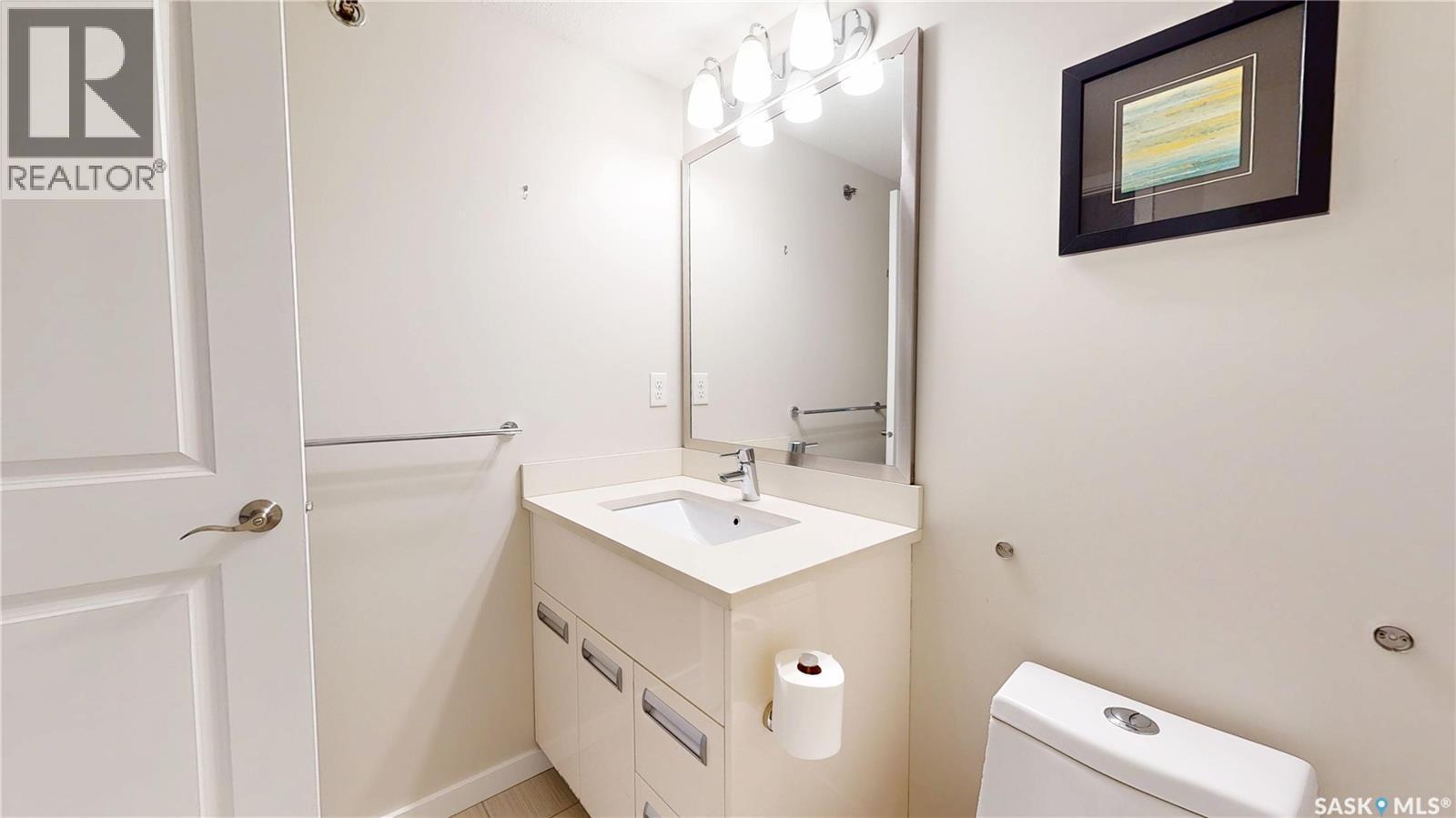 312 1510 Neville Drive, Regina, SK - Indoor Photo Showing Bathroom