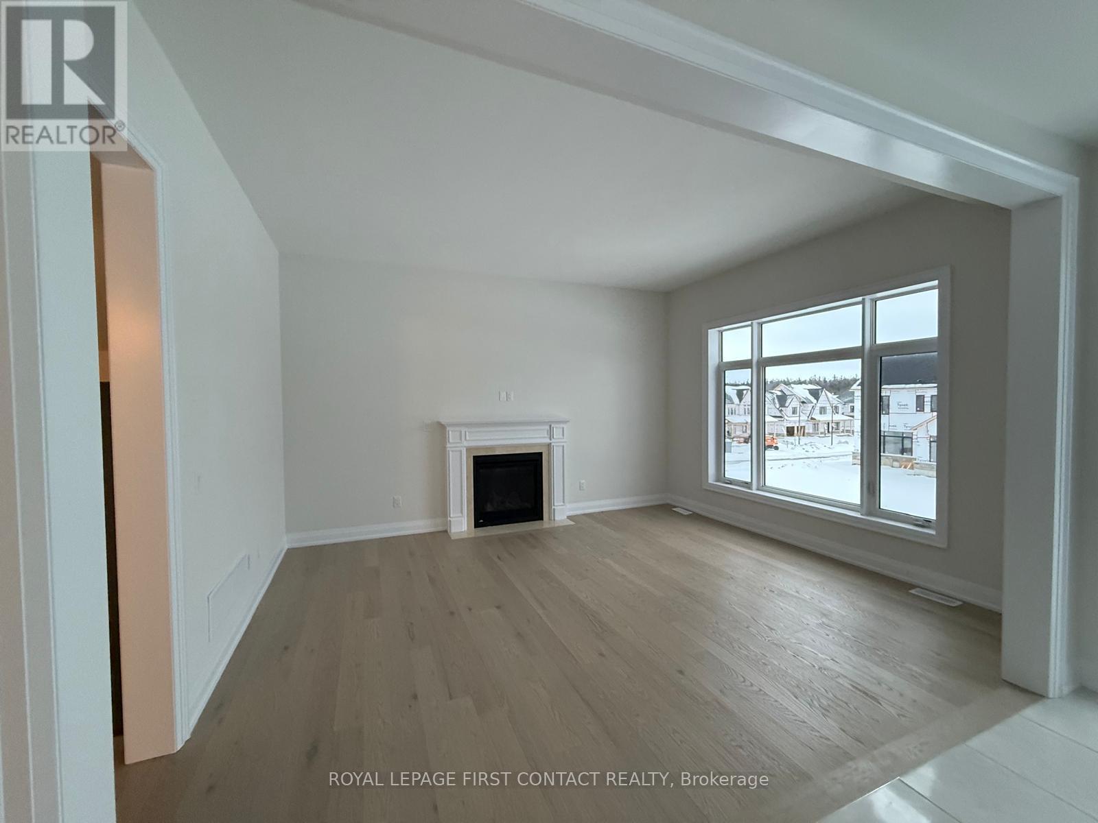 12 Herbert Avenue, Oro-Medonte, ON - Indoor With Fireplace