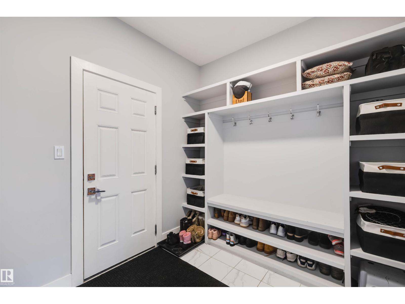 3901 44 Av, Beaumont, AB - Indoor