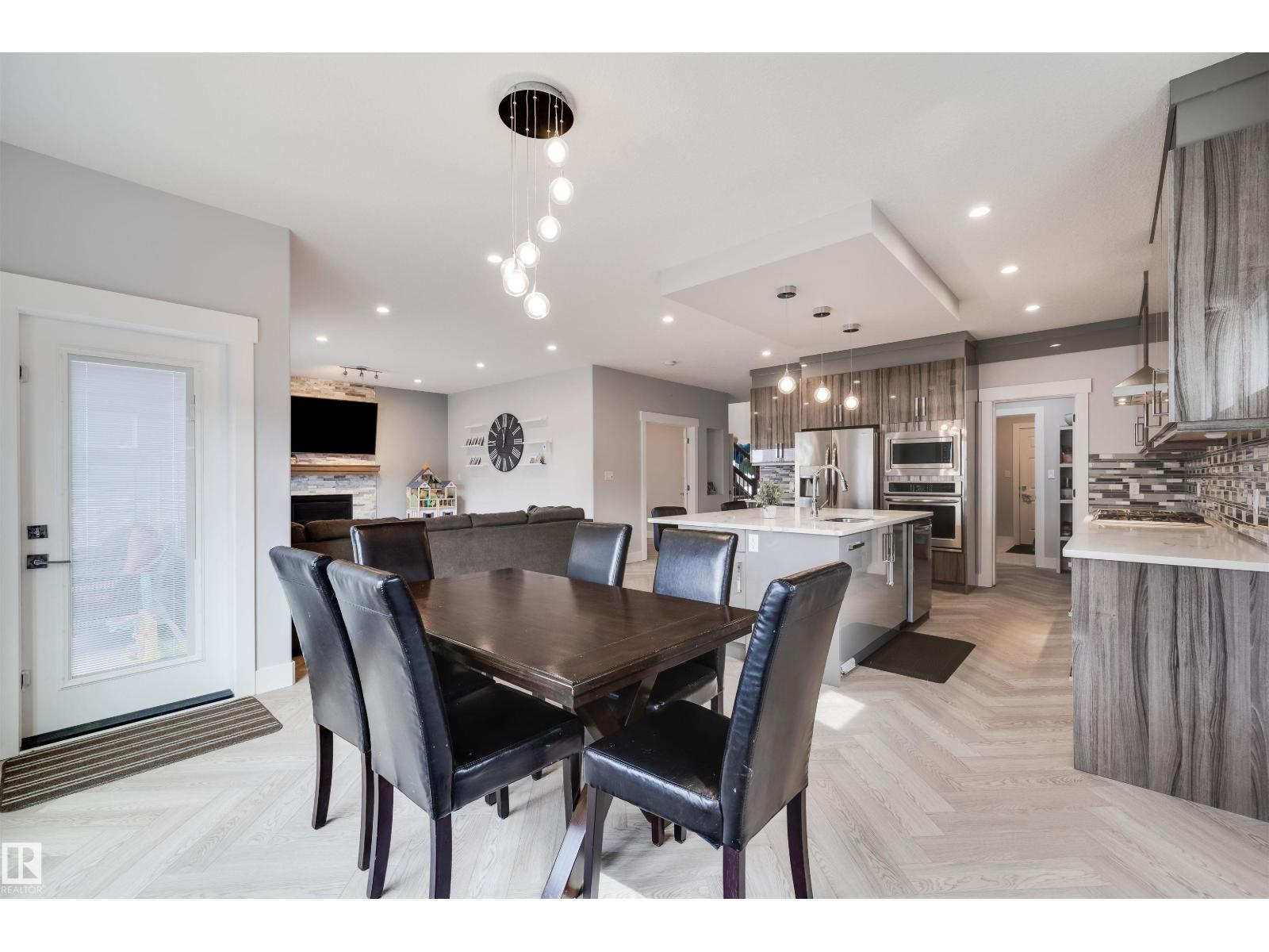 3901 44 Av, Beaumont, AB - Indoor Photo Showing Dining Room