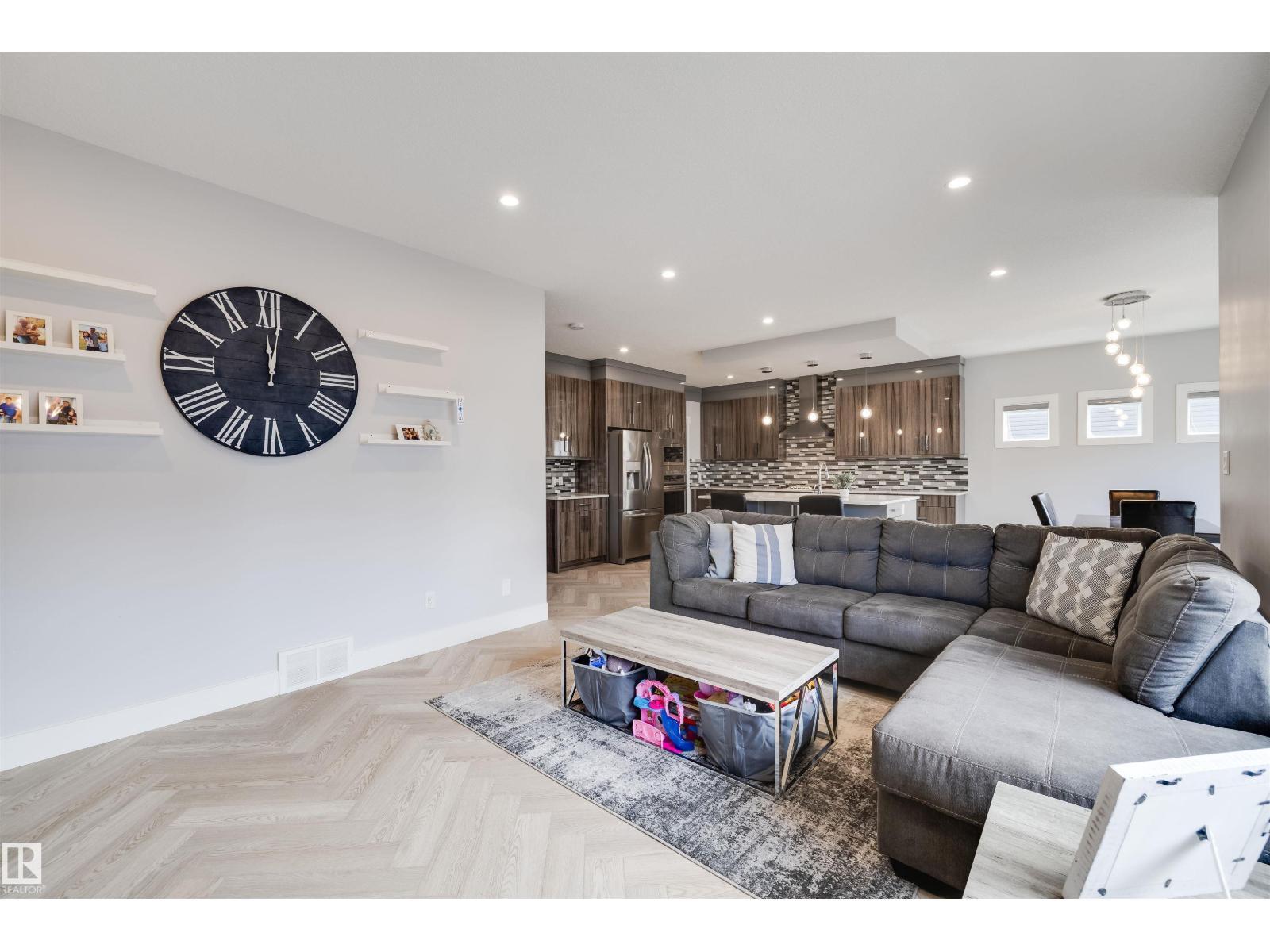 3901 44 Av, Beaumont, AB - Indoor Photo Showing Living Room