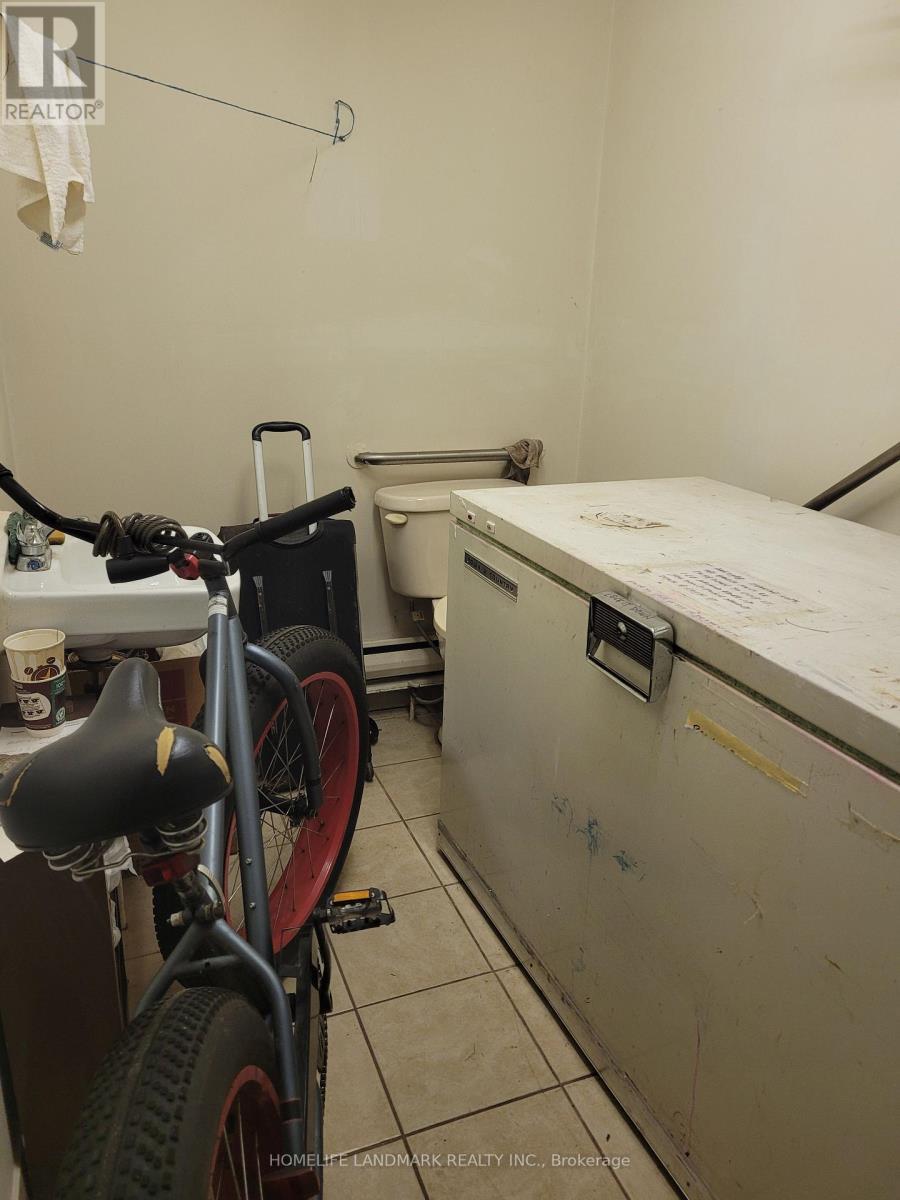 817 King Street E, Hamilton, ON