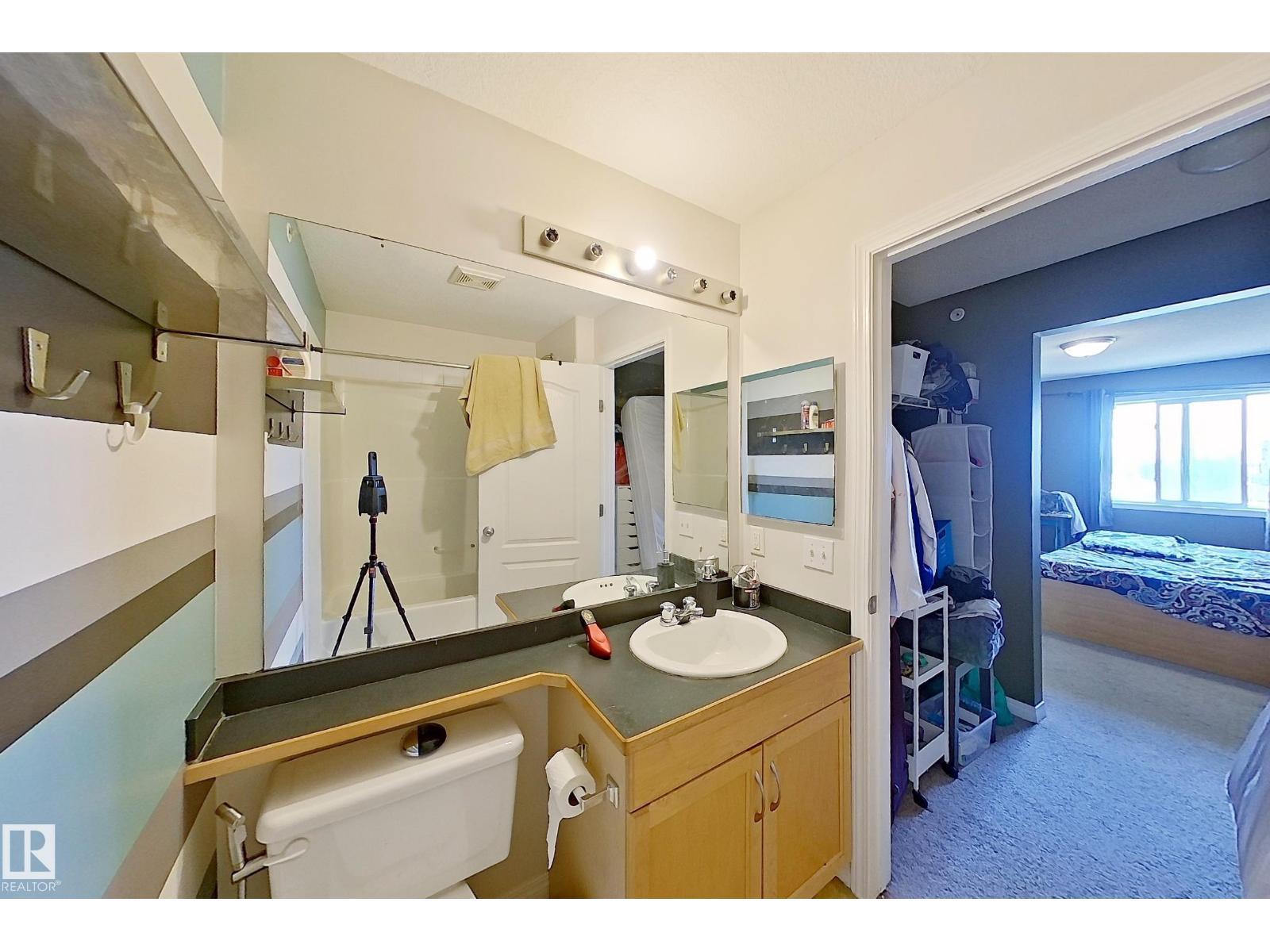 #418 3425 19 St Nw, Edmonton, AB - Indoor Photo Showing Bathroom