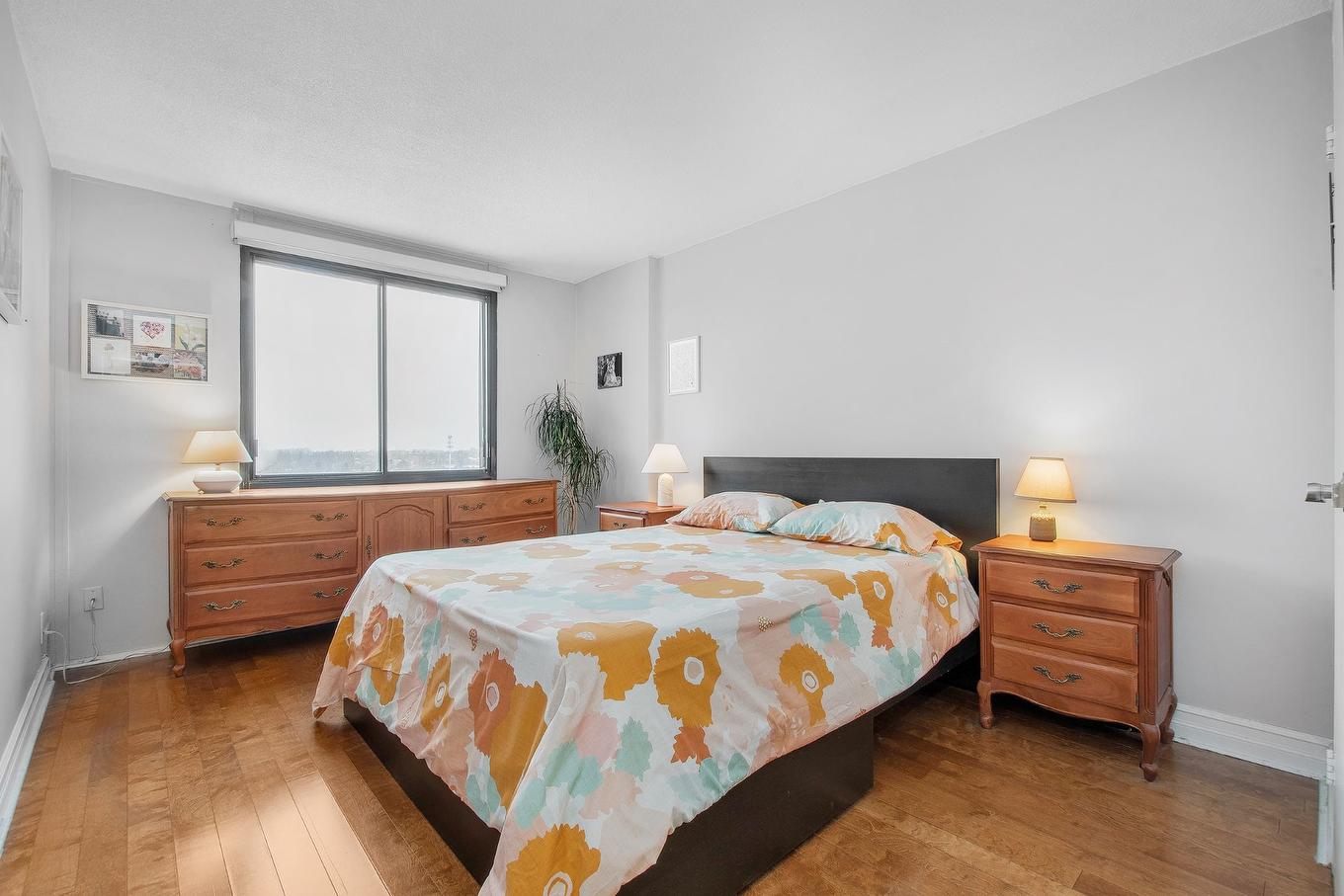 Chambre à coucher principale - 715-2555 Av. Du Havre-Des-Îles, Laval (Chomedey), QC - Indoor Photo Showing Bedroom