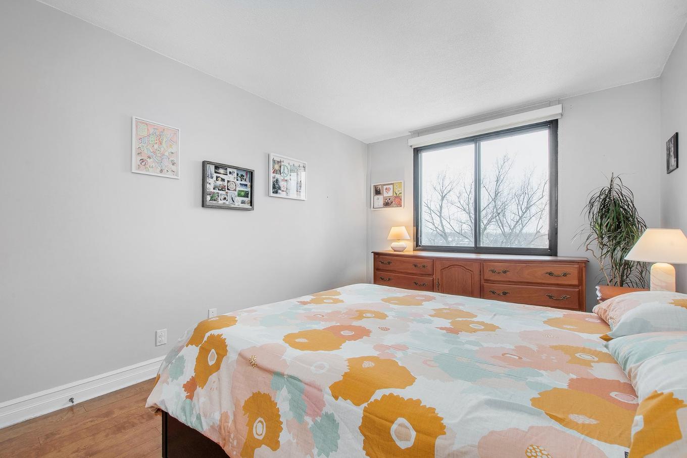 Chambre à coucher principale - 715-2555 Av. Du Havre-Des-Îles, Laval (Chomedey), QC - Indoor Photo Showing Bedroom