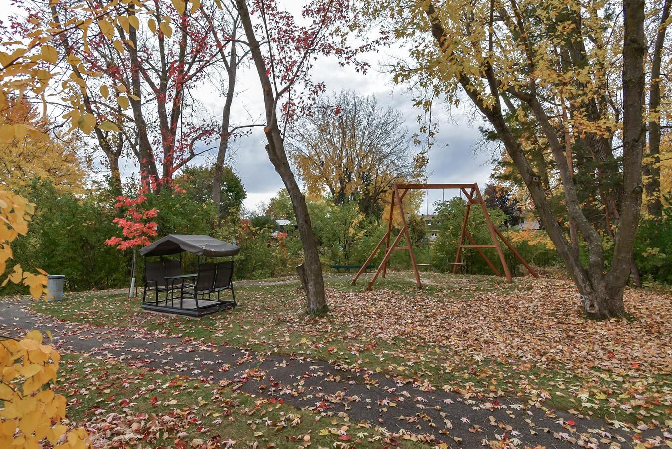 Cour - 715-2555 Av. Du Havre-Des-Îles, Laval (Chomedey), QC - Outdoor