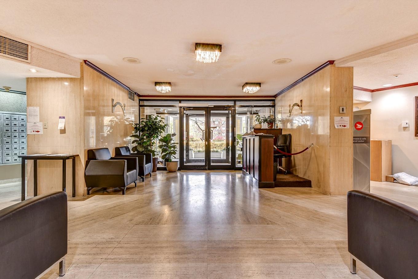 Hall d'entrée/Vestibule - 715-2555 Av. Du Havre-Des-Îles, Laval (Chomedey), QC - Indoor Photo Showing Other Room