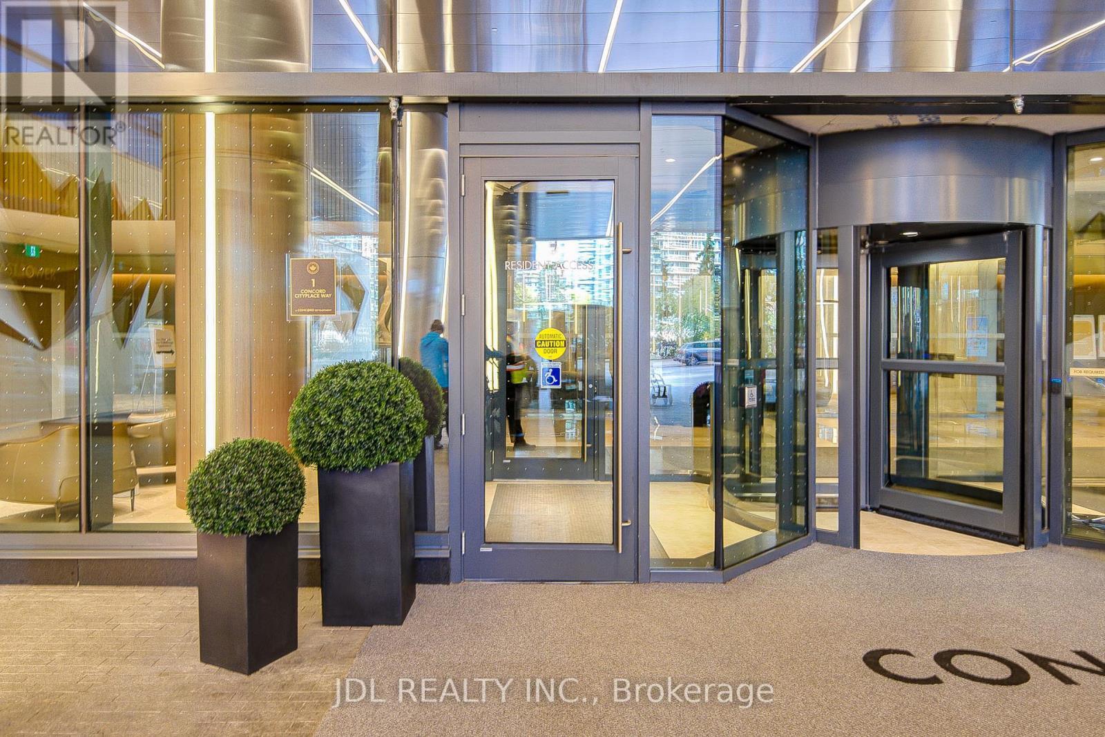 5112 - 1 Concord Cityplace Way, Toronto, ON - Indoor Photo Showing Other Room