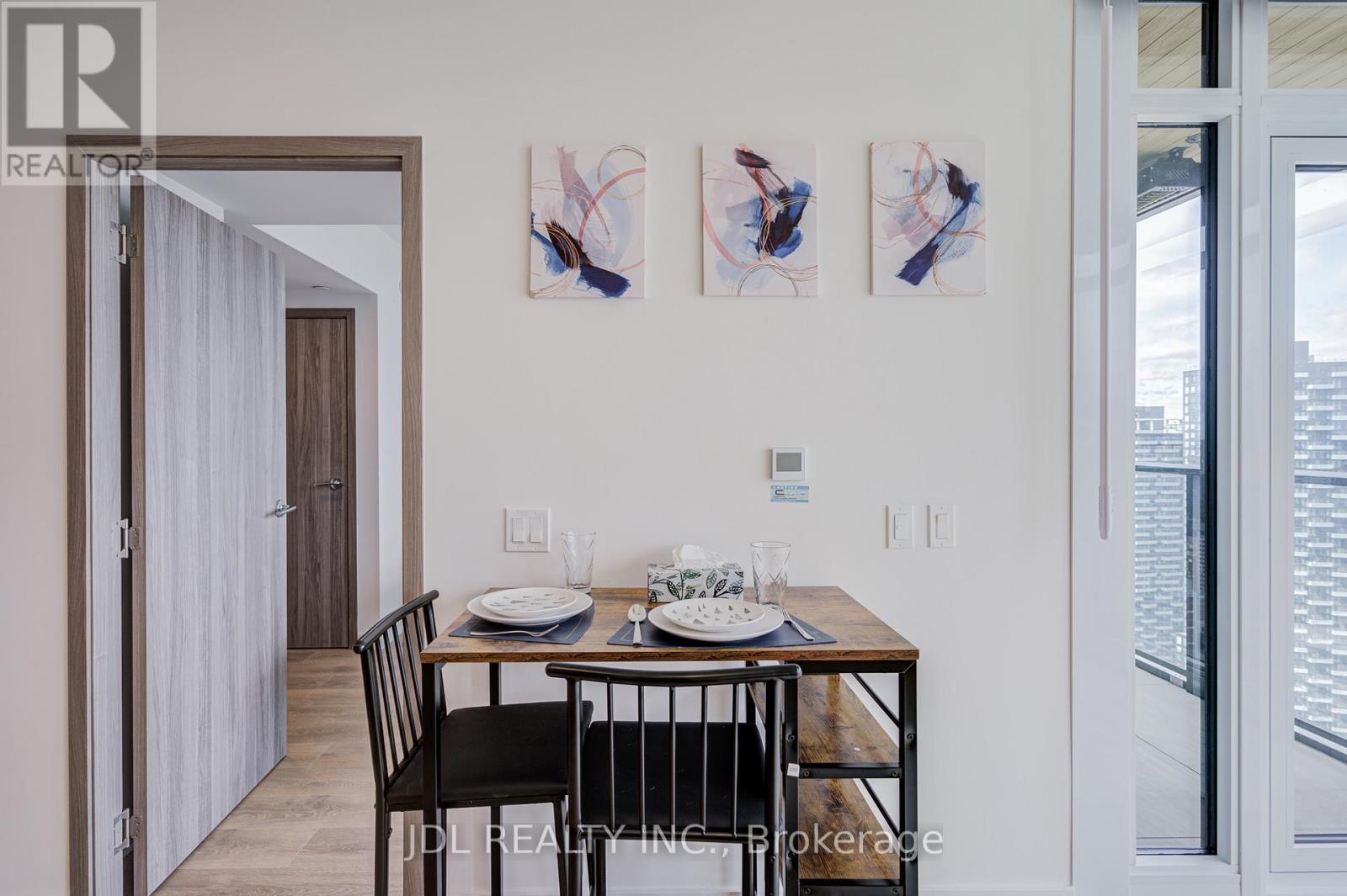 5112 - 1 Concord Cityplace Way, Toronto, ON - Indoor Photo Showing Dining Room