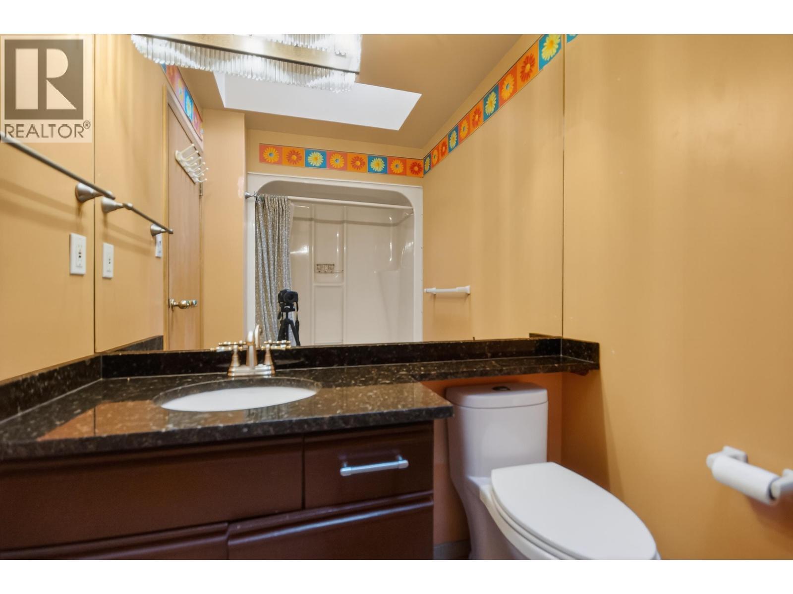 9839 Waller Court, Richmond, BC - Indoor Photo Showing Bathroom