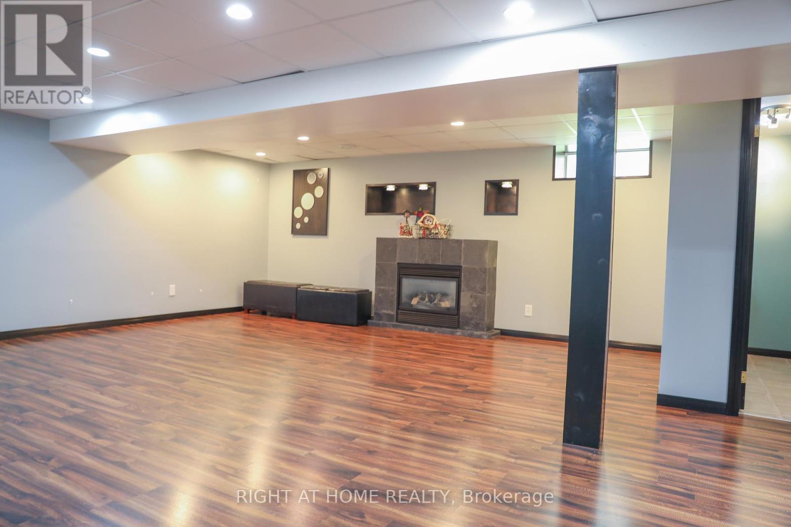 516 Springbank Avenue N, Woodstock (Woodstock - North), ON - Indoor