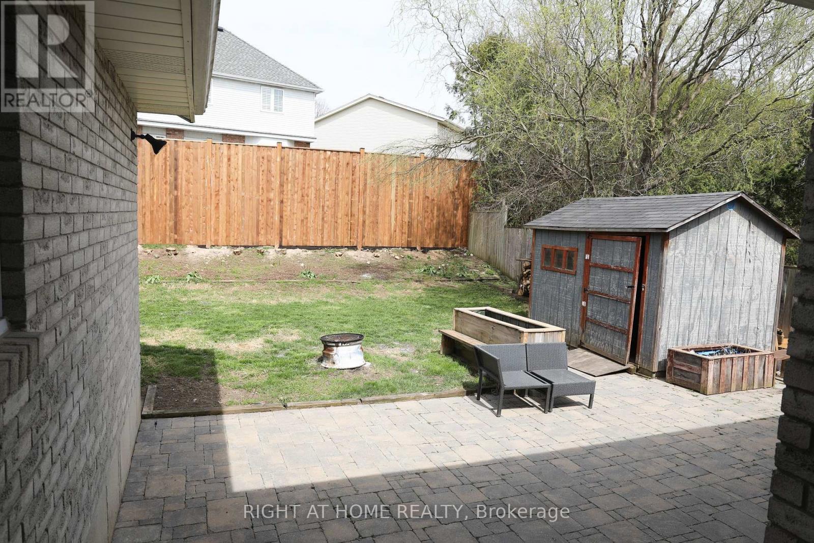 516 Springbank Avenue N, Woodstock (Woodstock - North), ON - Outdoor