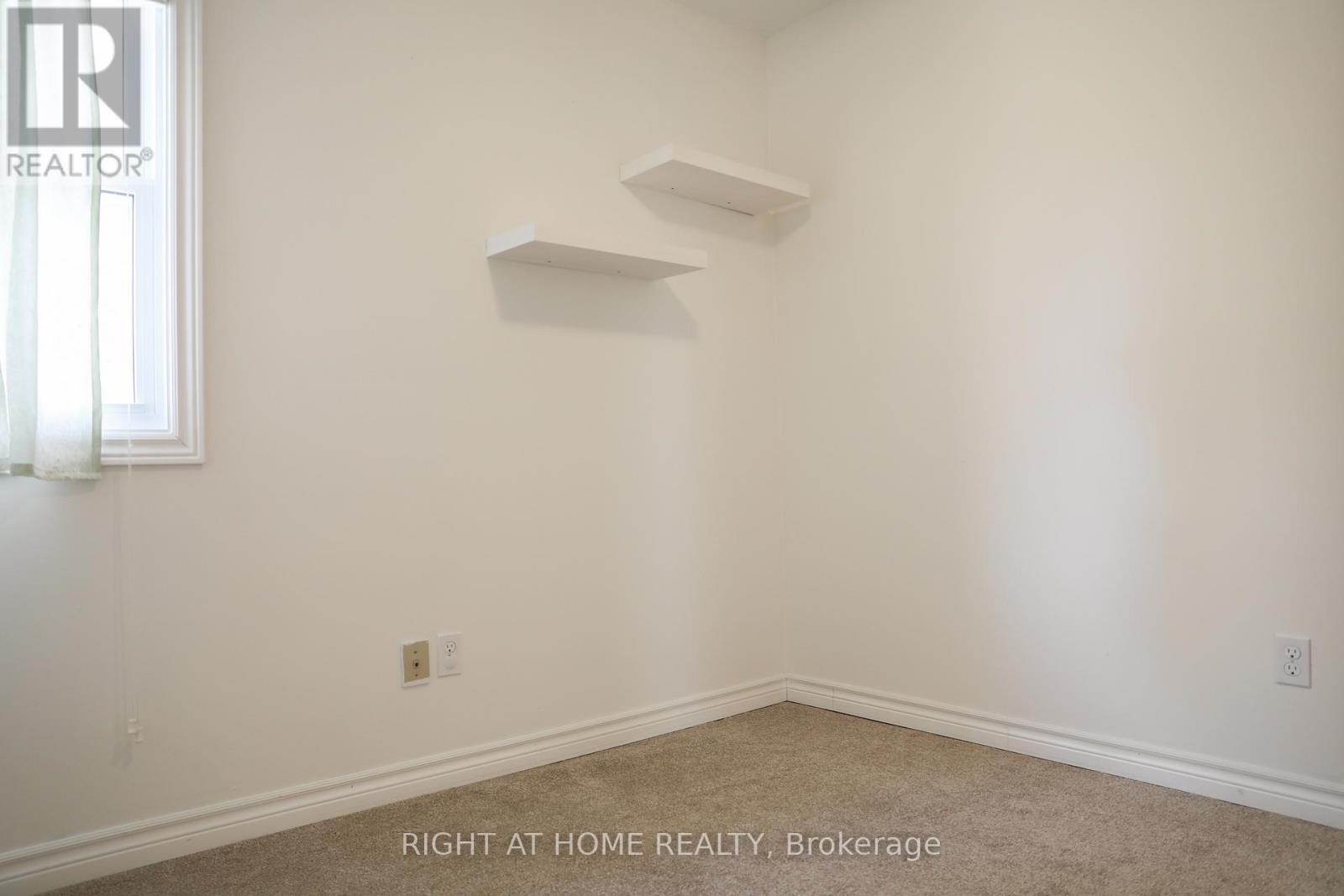 516 Springbank Avenue N, Woodstock (Woodstock - North), ON - Indoor