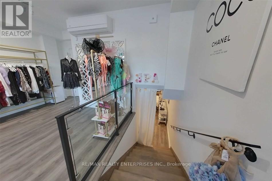 588 Rapids Lane, Mississauga, ON - Indoor Photo Showing Other Room