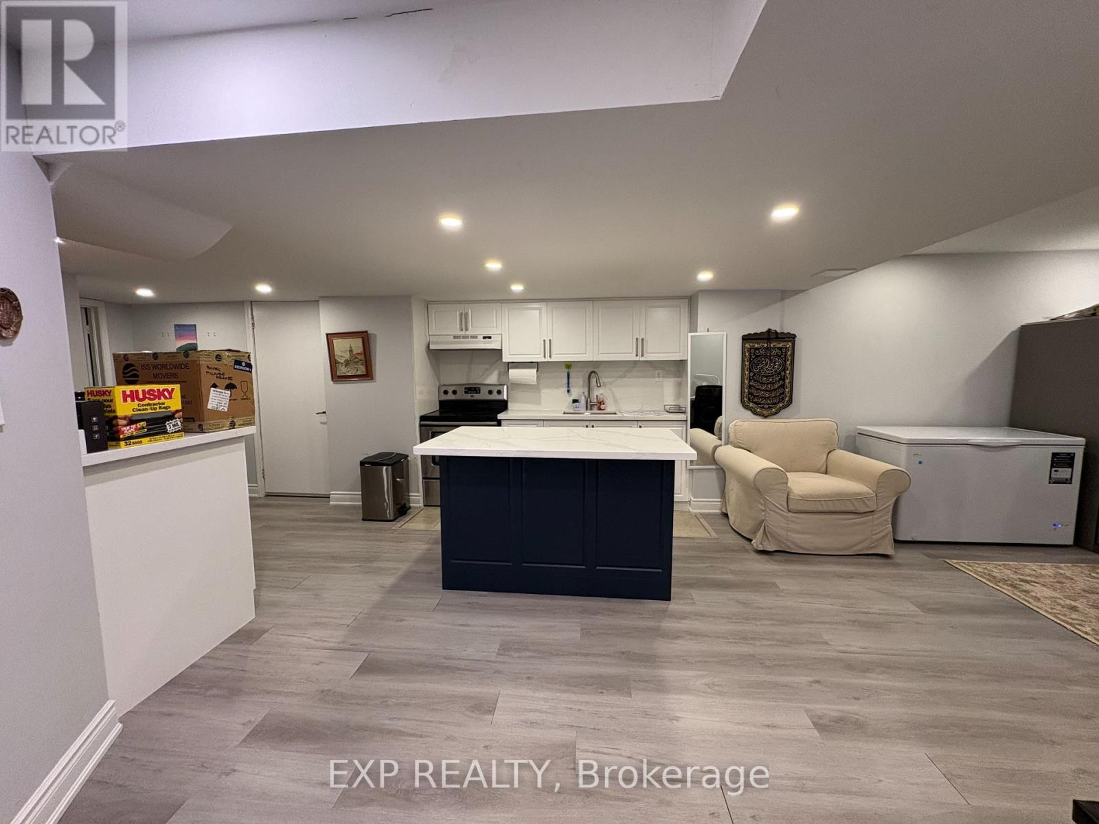 3810 Thomas Street, Mississauga, ON - Indoor