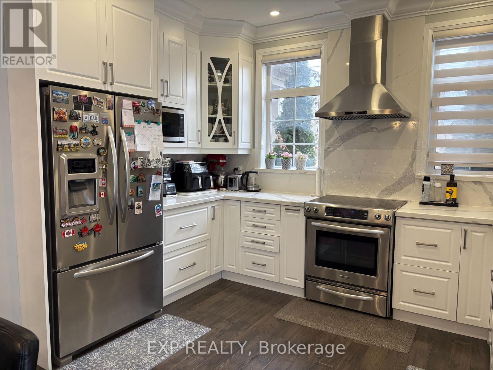 3810 Thomas Street, Mississauga, ON - Indoor Photo Showing Kitchen