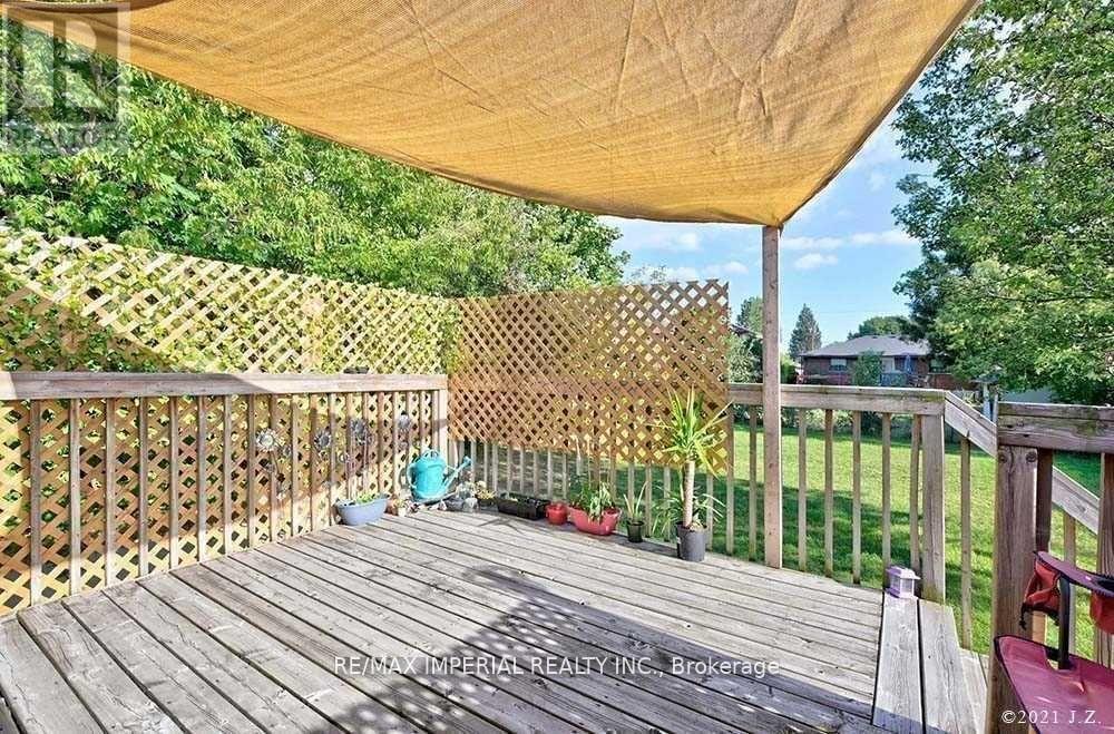 Lower - 711 Gilbert Street W, Whitby, ON - Outdoor With Deck Patio Veranda