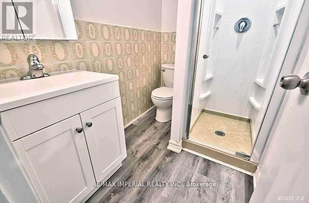Lower - 711 Gilbert Street W, Whitby, ON - Indoor Photo Showing Bathroom