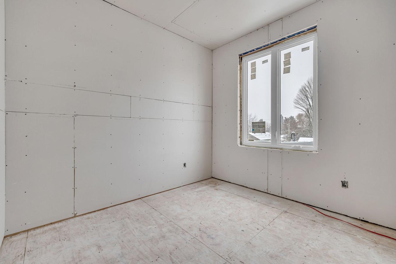 Bedroom - 1060 Rue Gabriel-Dumont, Québec (Sainte-Foy/Sillery/Cap-Rouge), QC - Indoor Photo Showing Garage