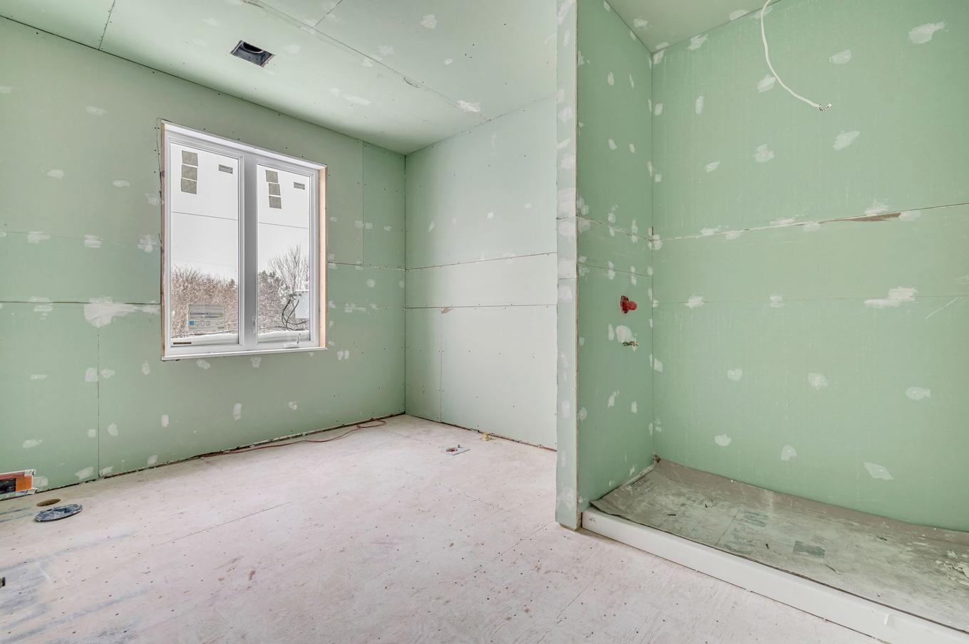 Bathroom - 1060 Rue Gabriel-Dumont, Québec (Sainte-Foy/Sillery/Cap-Rouge), QC - Indoor Photo Showing Other Room