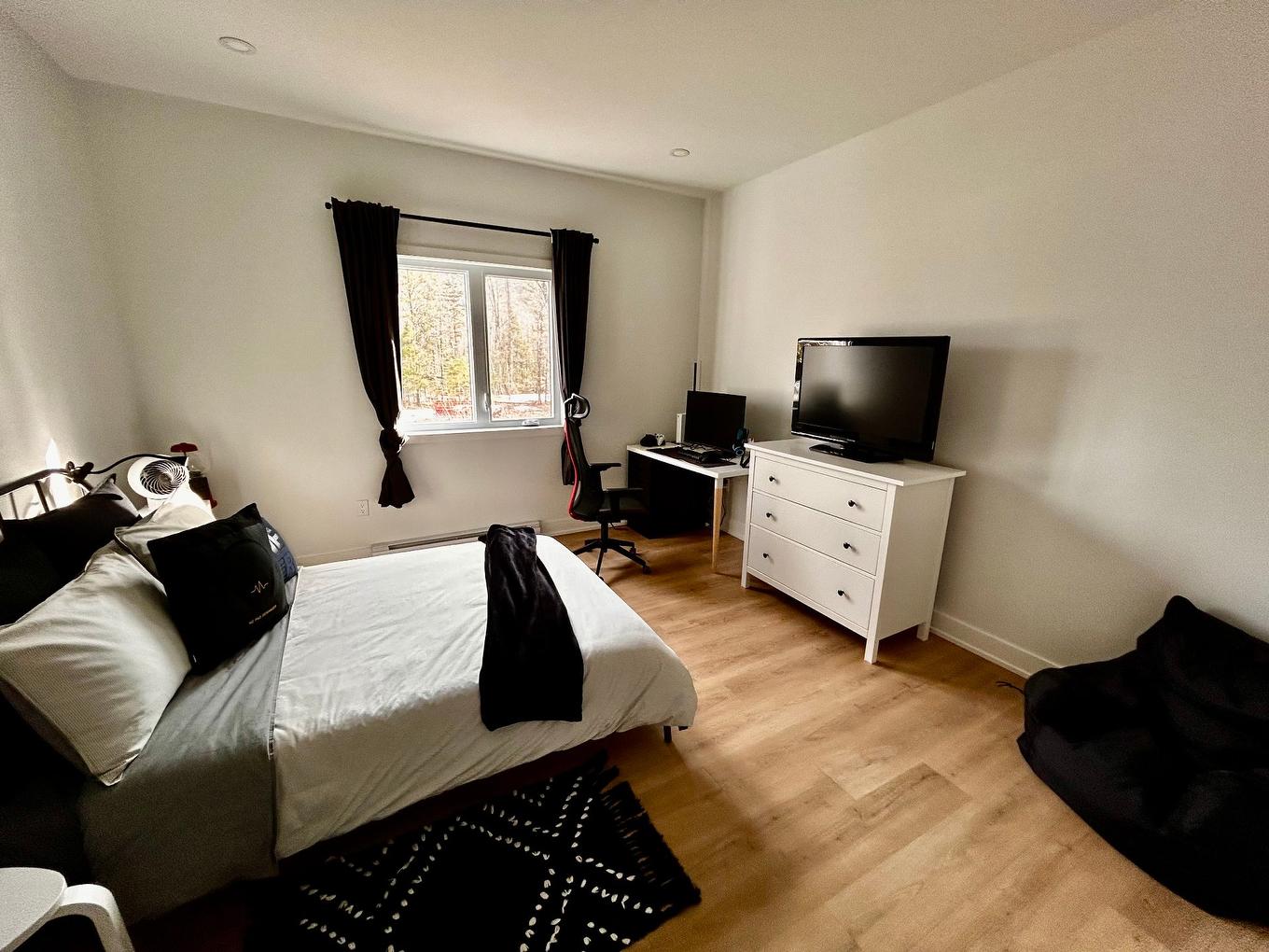 Chambre à coucher - 8 Ch. Sisttie, La Pêche, QC - Indoor Photo Showing Bedroom