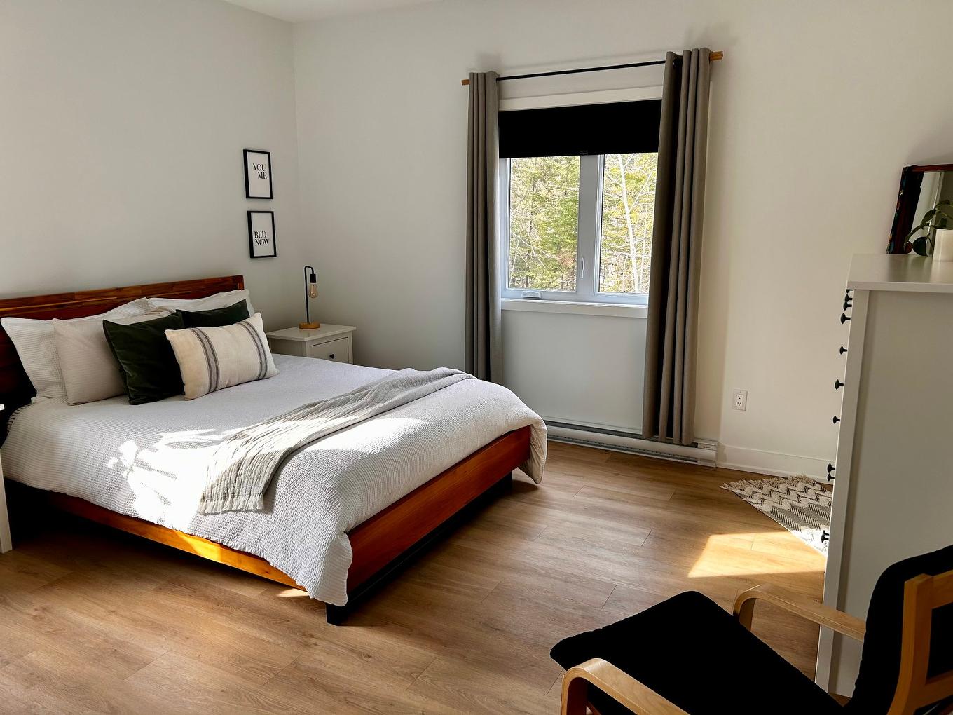 Chambre à coucher principale - 8 Ch. Sisttie, La Pêche, QC - Indoor Photo Showing Bedroom