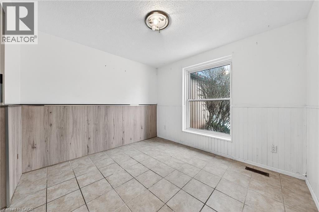 539 Willow Road Unit# 66, Guelph, ON - Indoor Photo Showing Other Room