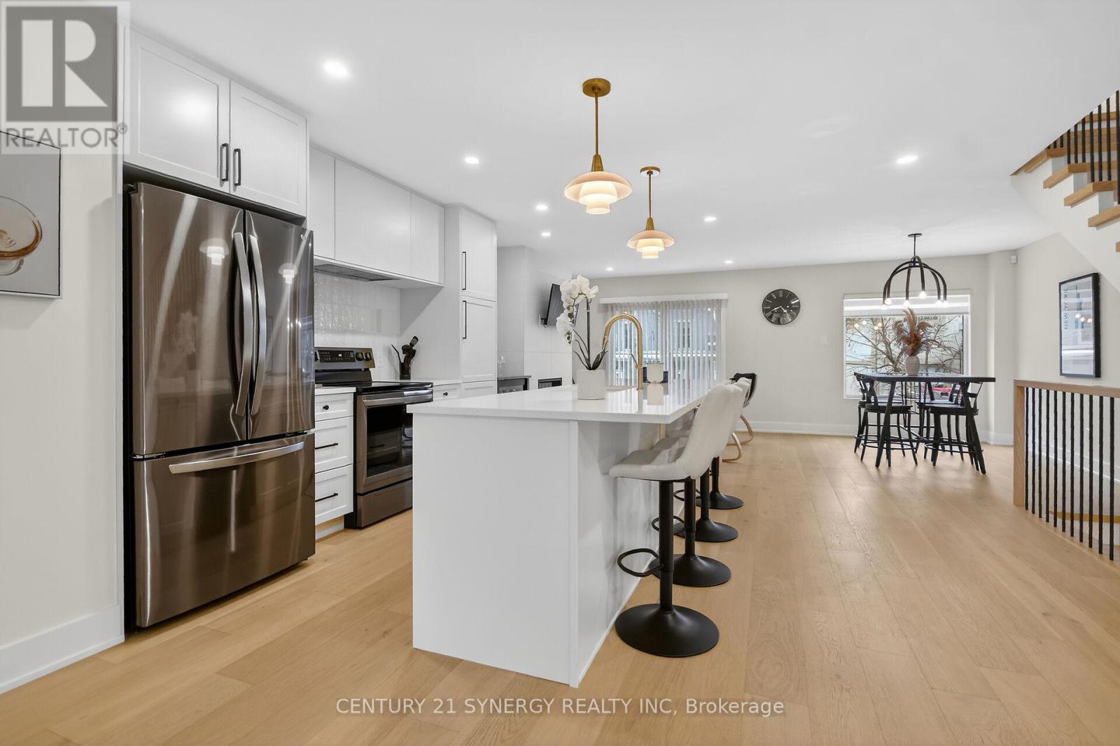 116 King George Street, Ottawa, ON - Indoor Photo Showing Kitchen With Upgraded Kitchen