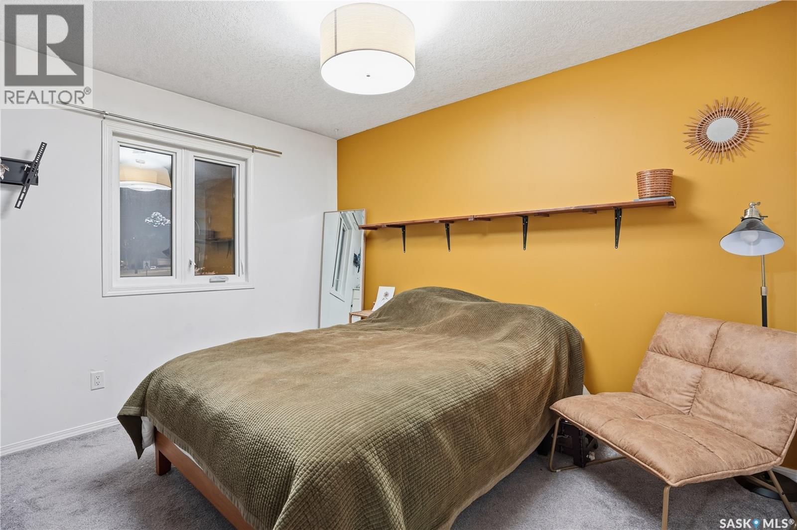 600 Mullin Avenue E, Regina, SK - Indoor Photo Showing Bedroom