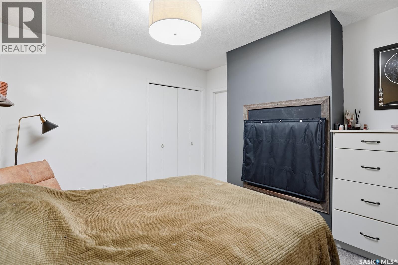 600 Mullin Avenue E, Regina, SK - Indoor Photo Showing Bedroom
