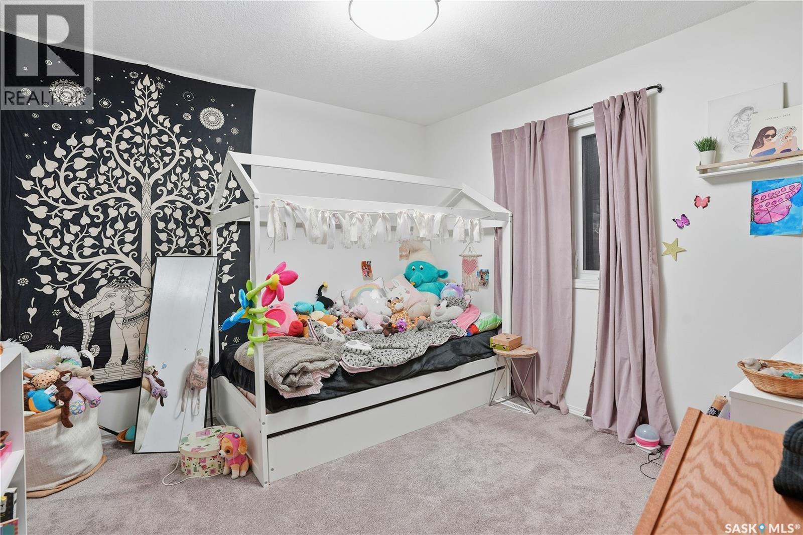 600 Mullin Avenue E, Regina, SK - Indoor Photo Showing Bedroom