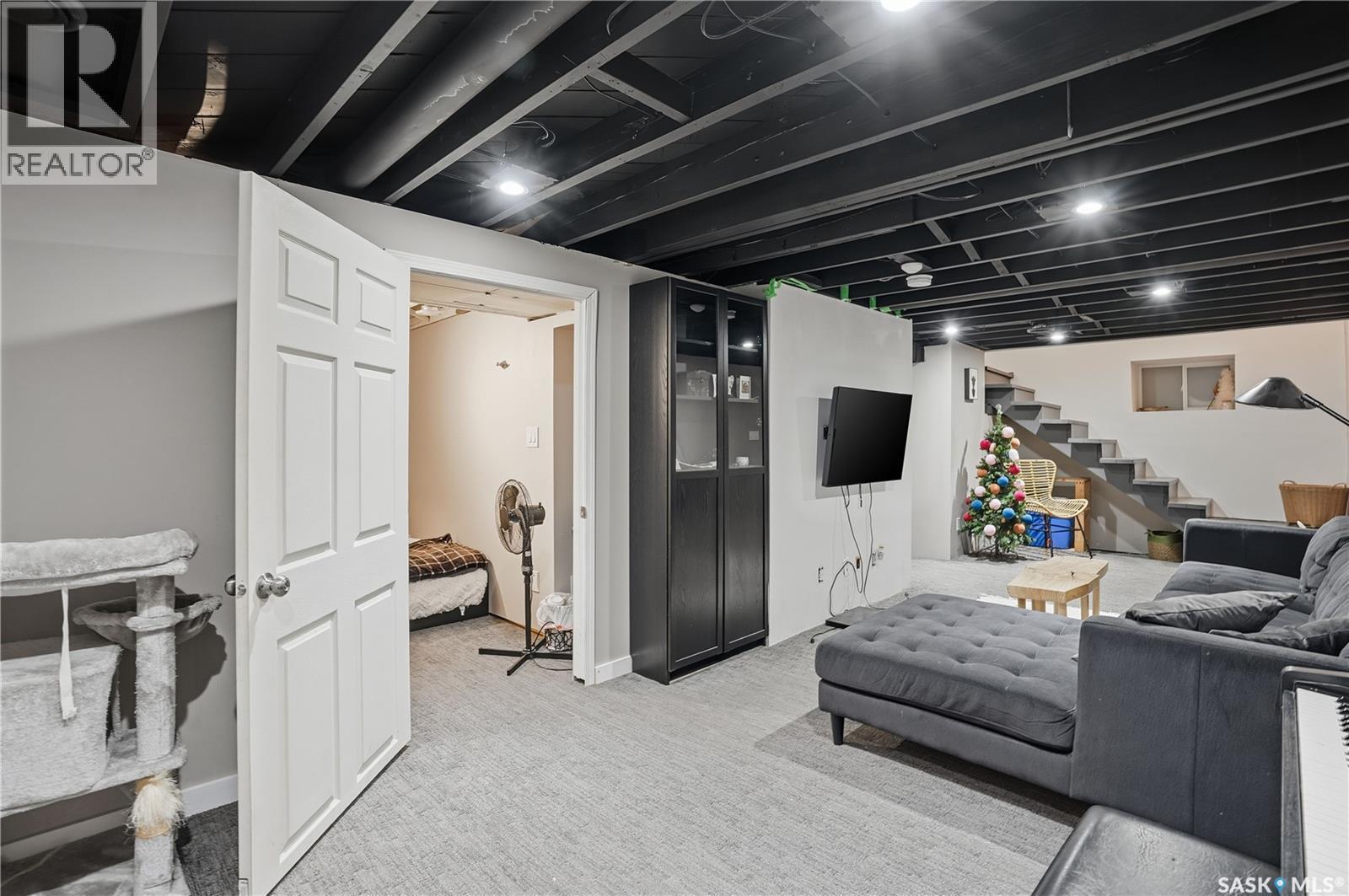 600 Mullin Avenue E, Regina, SK - Indoor Photo Showing Basement