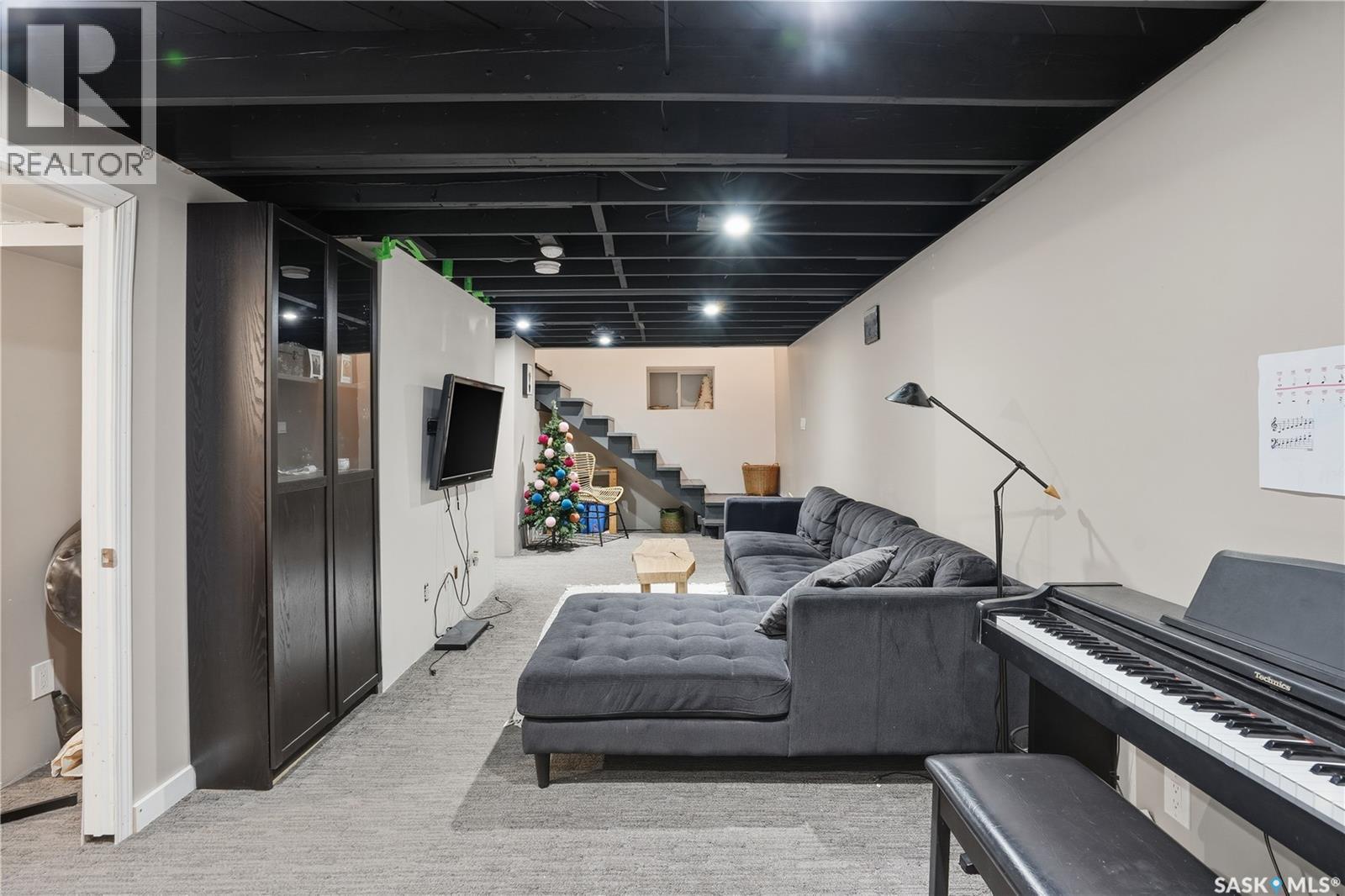 600 Mullin Avenue E, Regina, SK - Indoor