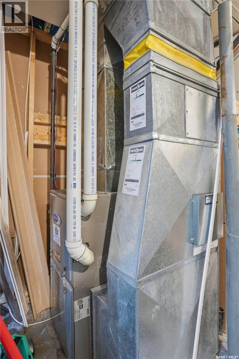 600 Mullin Avenue E, Regina, SK - Indoor Photo Showing Basement