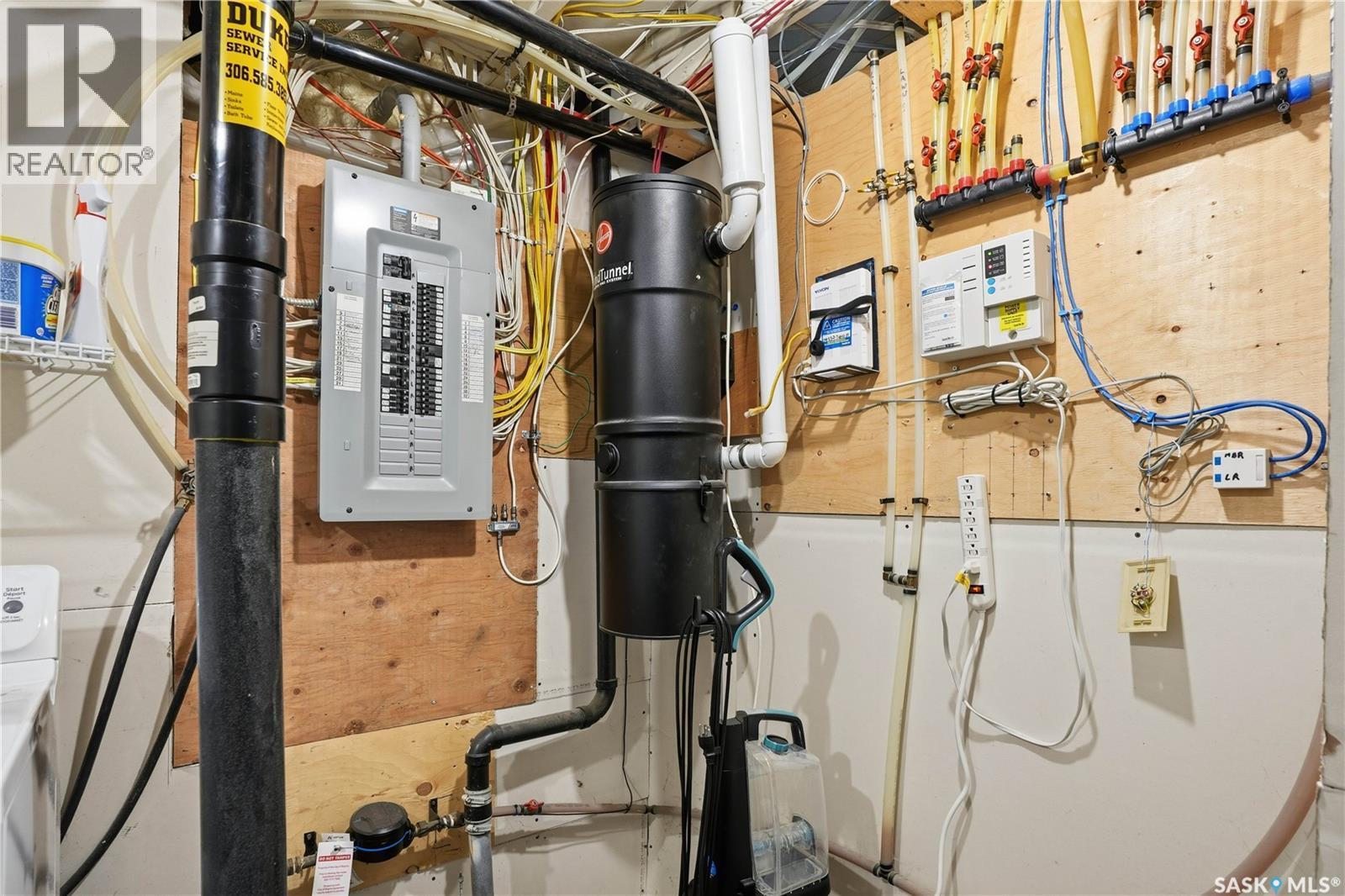 600 Mullin Avenue E, Regina, SK - Indoor Photo Showing Basement