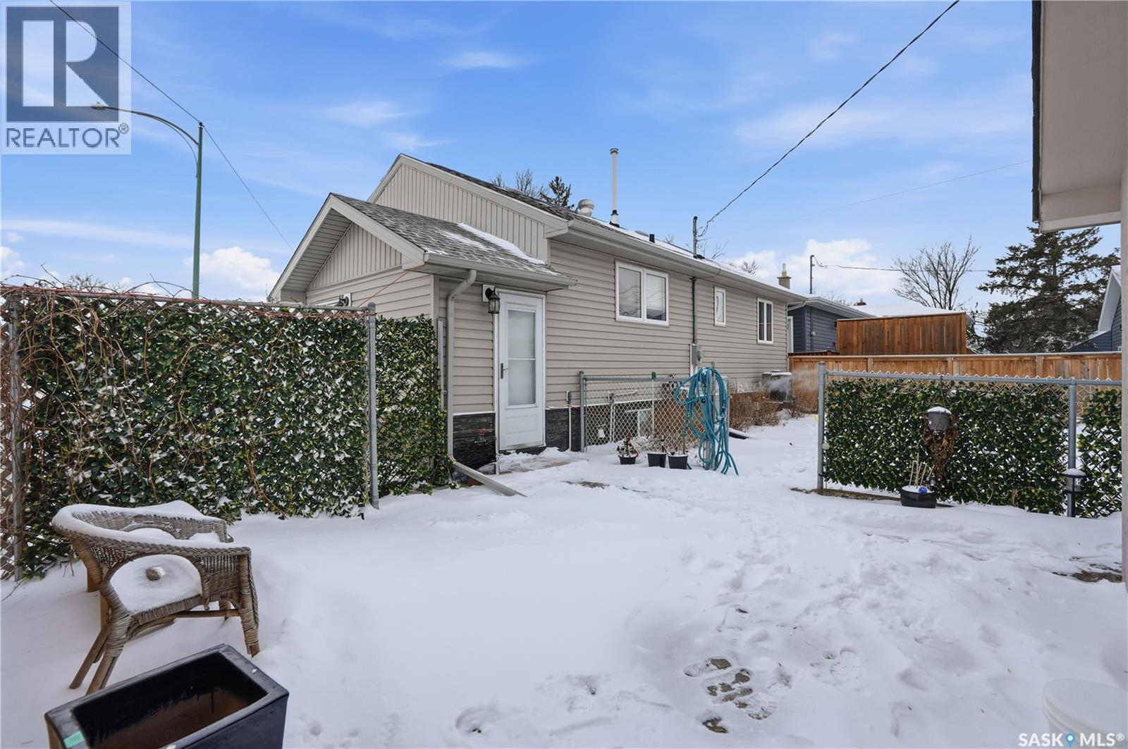 600 Mullin Avenue E, Regina, SK - Outdoor