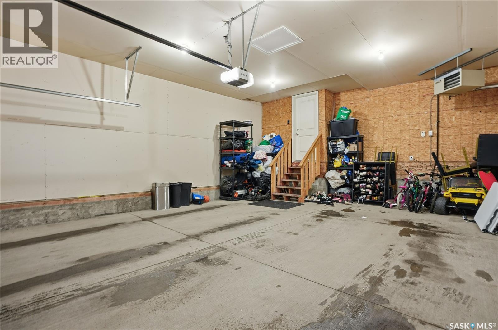 2842 Makowsky Crescent, Regina, SK - Indoor Photo Showing Garage