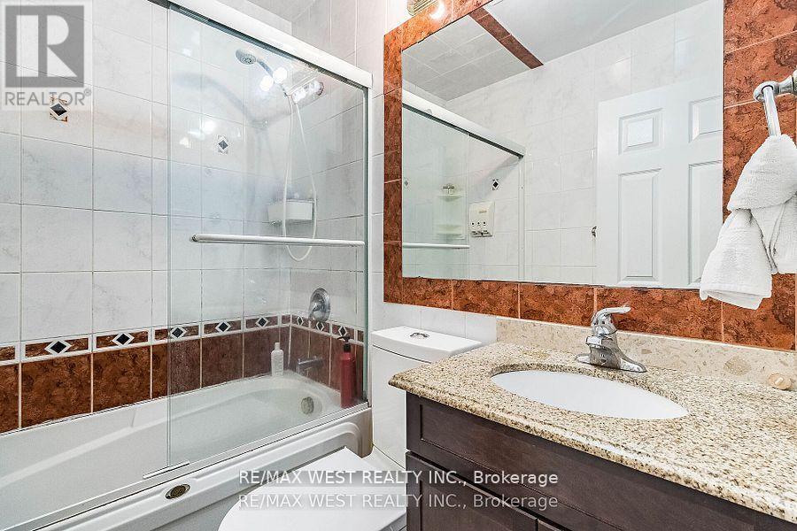 Main - 24 Clarion Road, Toronto, ON - Indoor Photo Showing Bathroom