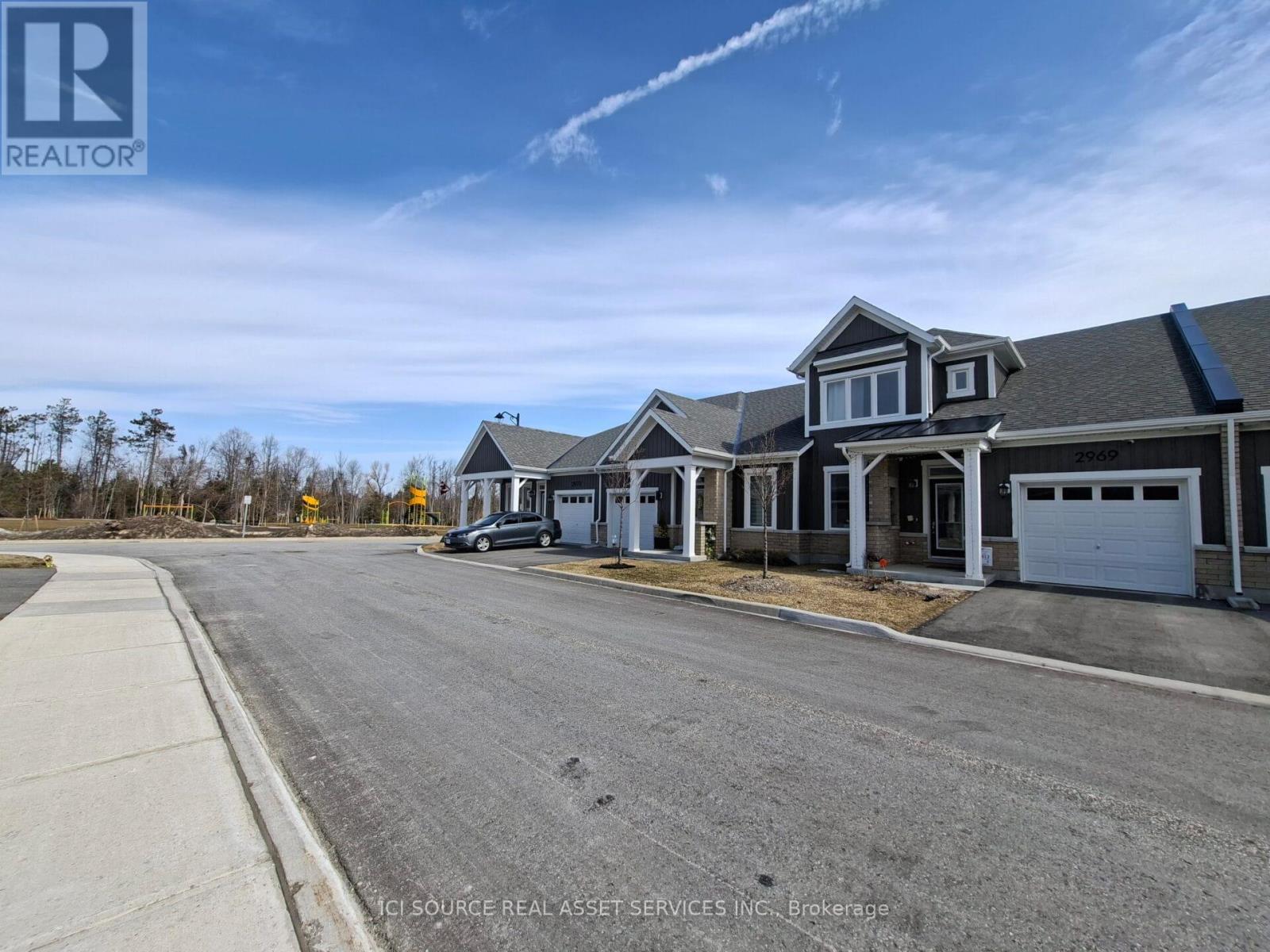 2969 Murphy Place, Innisfil, ON - Outdoor With Facade
