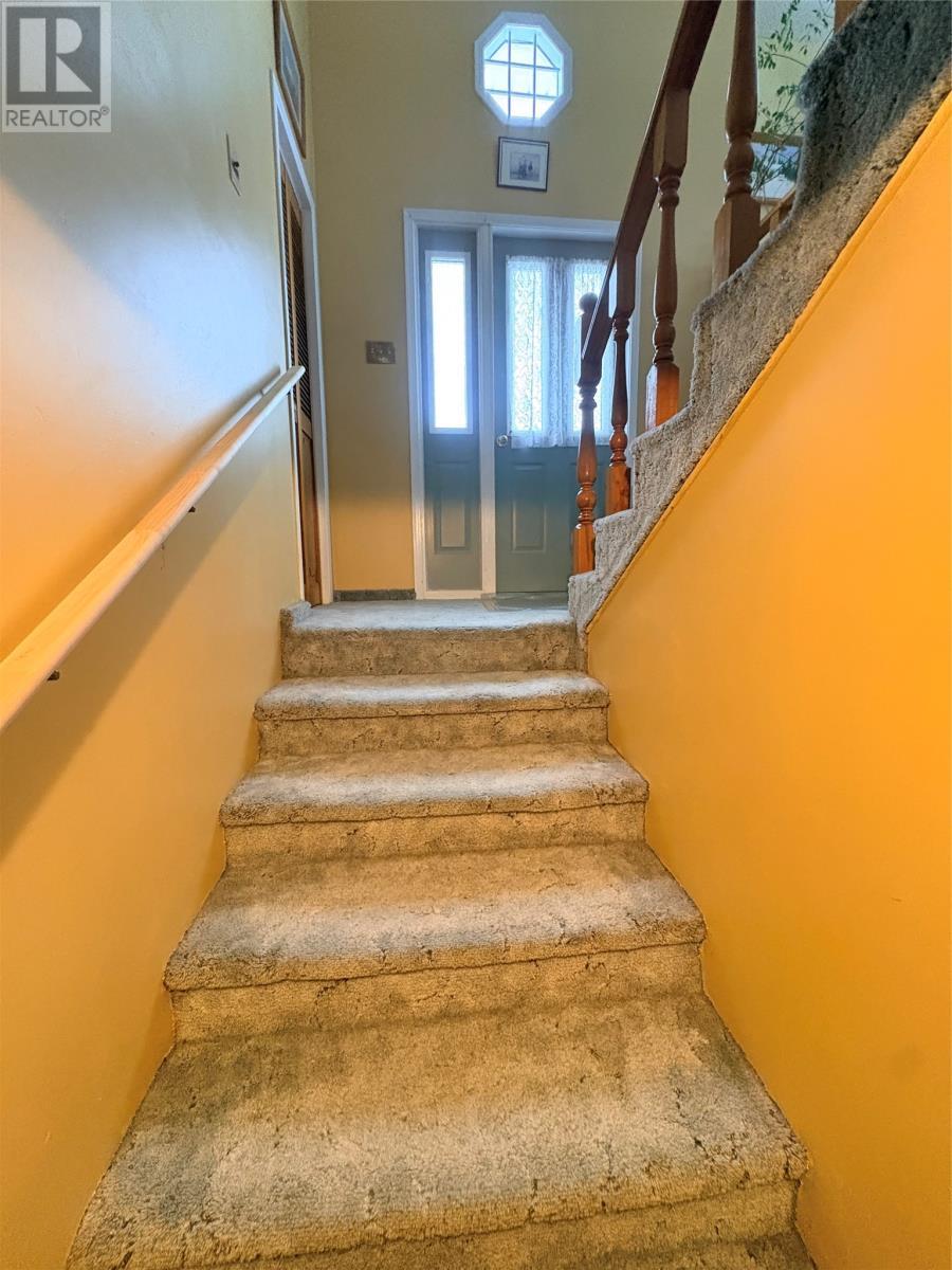 10 Nippards Lane, Embree, NL - Indoor Photo Showing Other Room